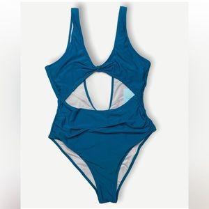 CUPSHE Backless Front-Knot One-Piece Swimsuit L